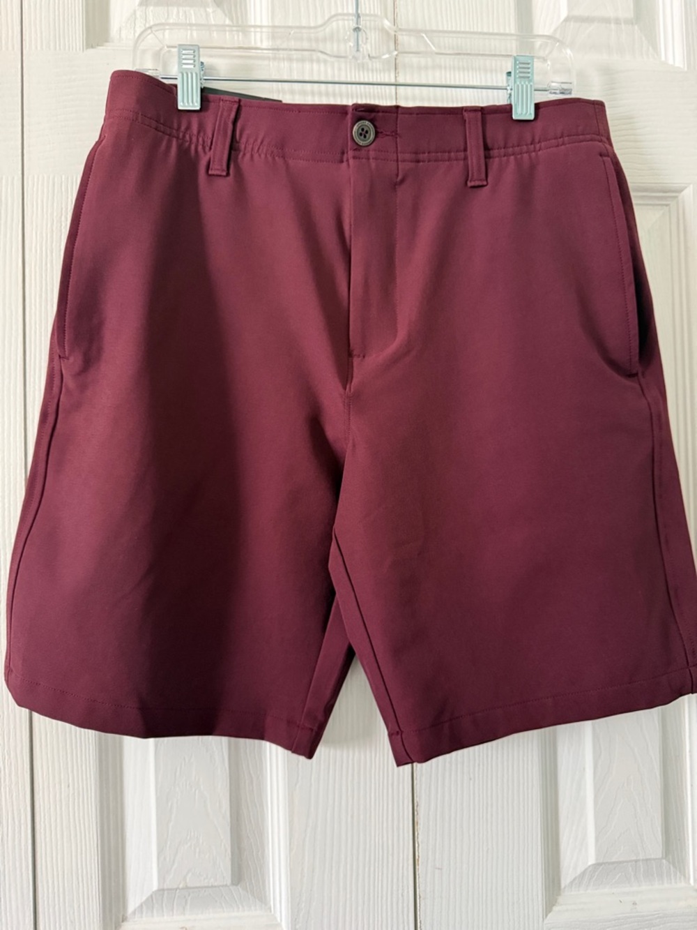 NWT Under Armour Men's Burgundy Golf Shorts Sz 32